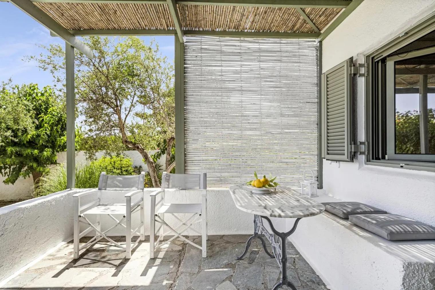Niriides Resort Гитион Экстерьер фото