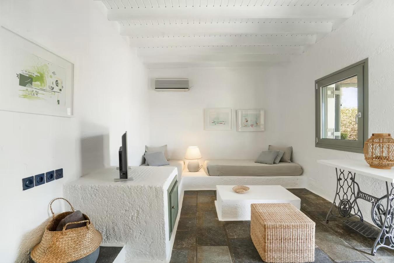 Niriides Resort Гитион Экстерьер фото