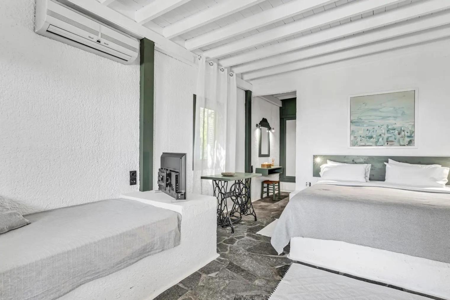 Niriides Resort Гитион Экстерьер фото